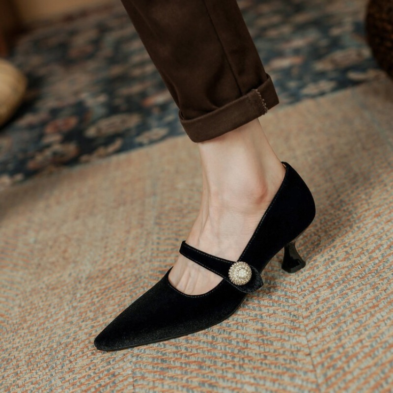 Weinrote Mary-Jane-Schuhe mit  – Women'S Shoes And Accessories Bewertung und Preis