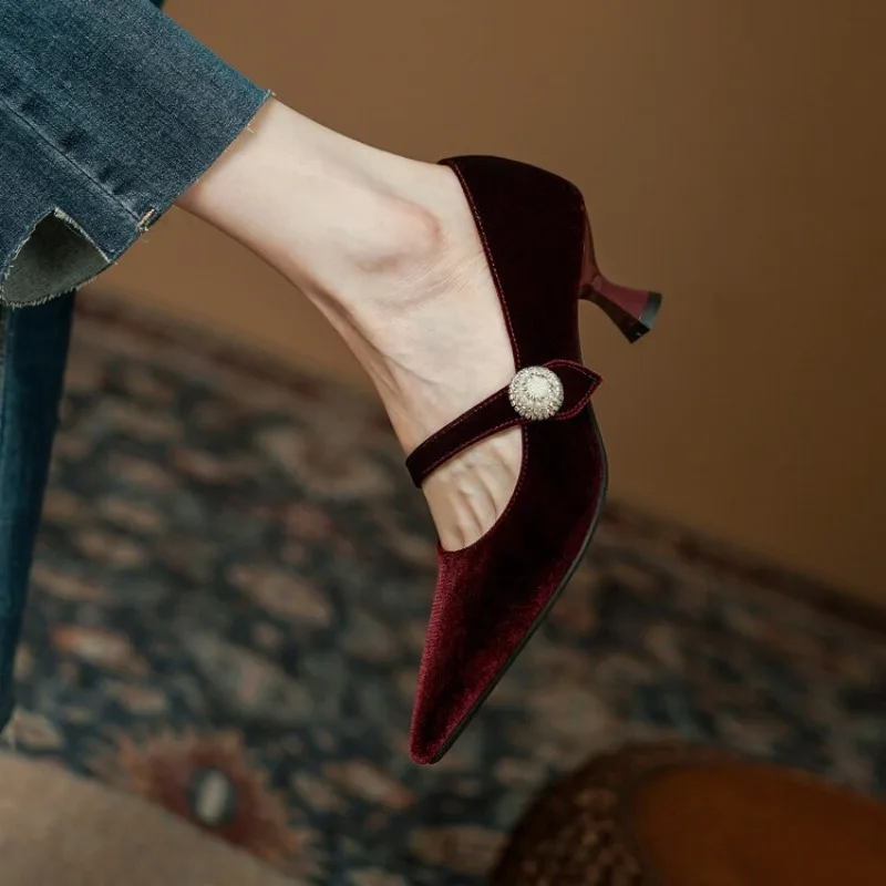 Weinrote Mary-Jane-Schuhe mit  – Women'S Shoes And Accessories Bewertung und Preis
