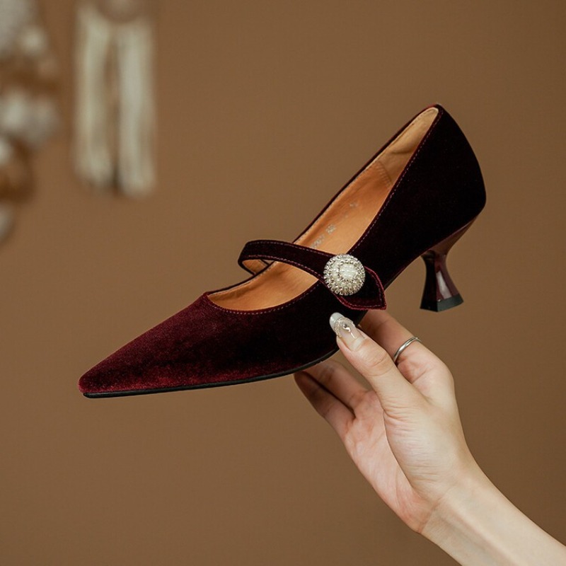 Weinrote Mary-Jane-Schuhe mit  – Women'S Shoes And Accessories Bewertung und Preis