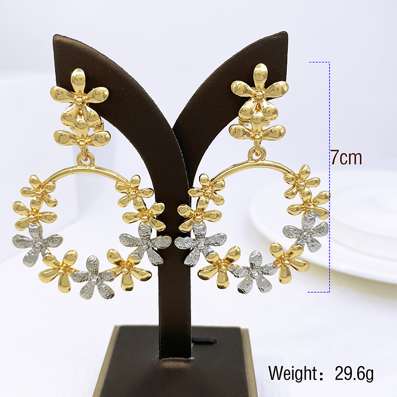 Große Damen-Ohrhänger, 18K ver – Women Accessories Dubai Bewertung und Preis