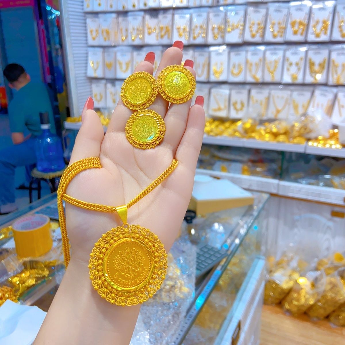 Neue 24 Karat vergoldete Dubai – Women Accessories Dubai Bewertung und Preis
